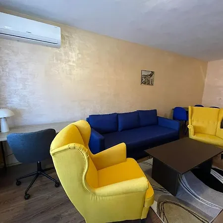 Royal Towers George Apartment, Next To The Gongola بانسكو