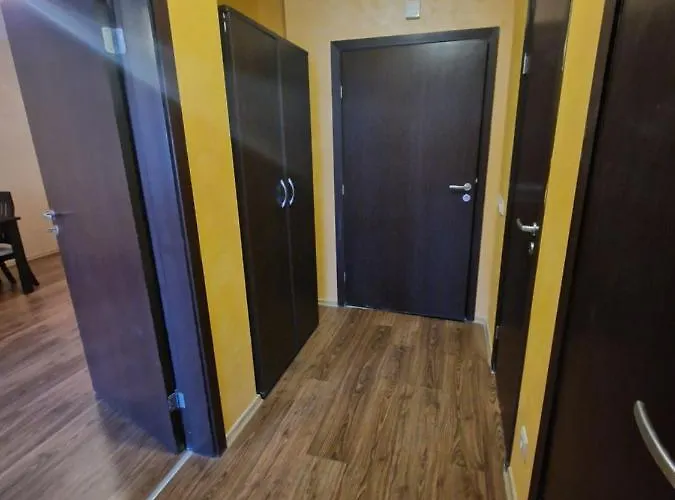 Royal Towers George Apartment, Next To The Gongola