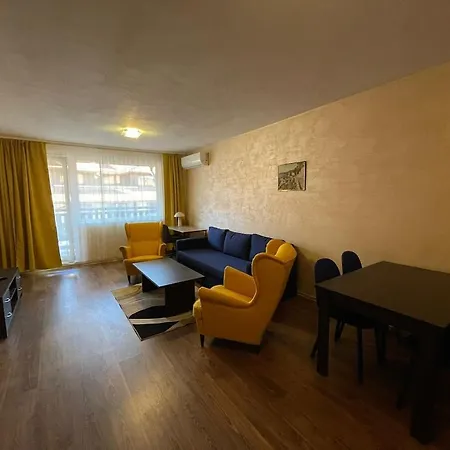 Royal Towers George Apartment, Next To The Gongola *