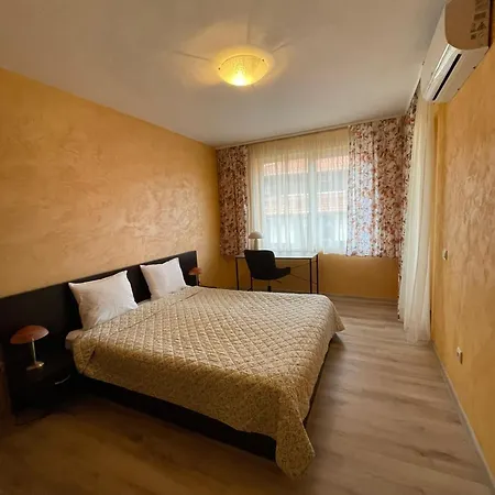 Appartamento Royal Towers George Apartment, Next To The Gongola *
