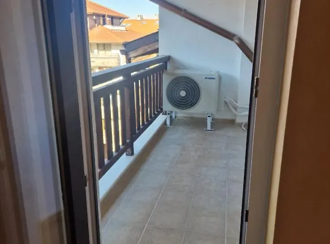 Royal Towers George Apartment, Next To The Gongola Apartment