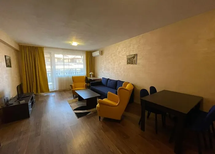 Royal Towers George Apartment, Next To The Gongola *