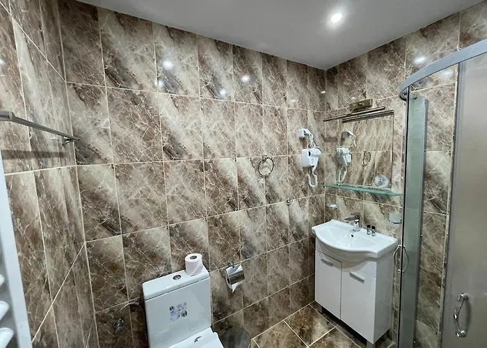 Royal Towers George Apartment, Next To The Gongola