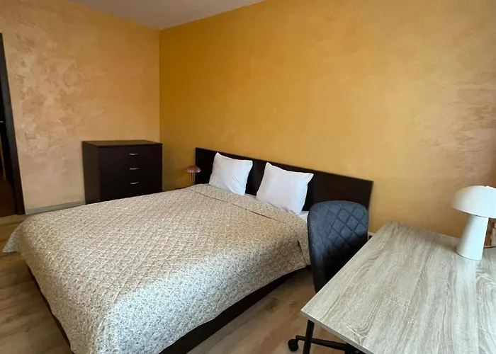 Royal Towers George Apartment, Next To The Gongola Apartman